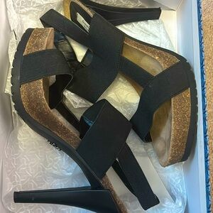 Simply Vera Vera Wang Heels Size 10 Women’s